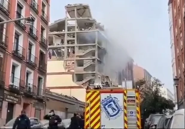 Explosão no centro de Madri derruba parte de prédio e deixa feridos