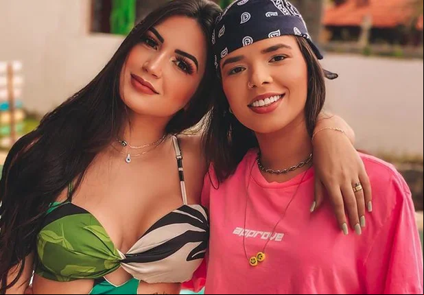 Cantora Maria Clara com sua esposa, a influenciadora Fernanda Aguiar