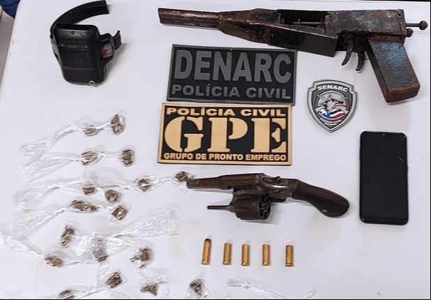 Material apreendido pela polícia