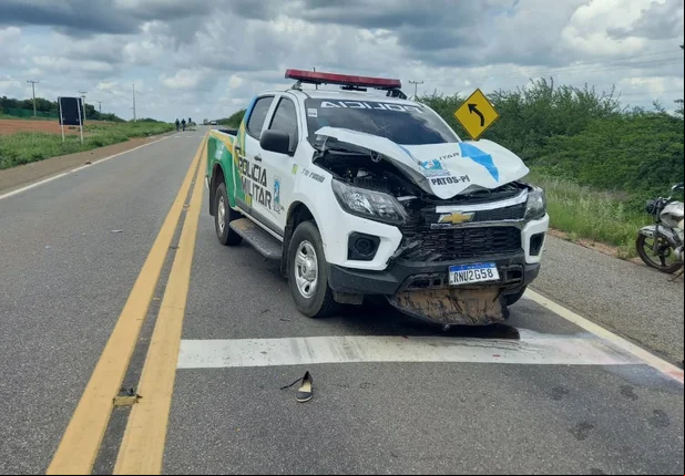 Viatura ficou destruída