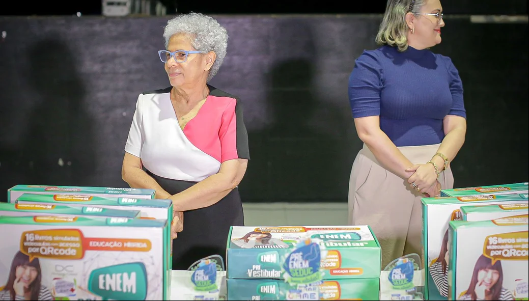 Governadora Regina Sousa esteve presente na revisão