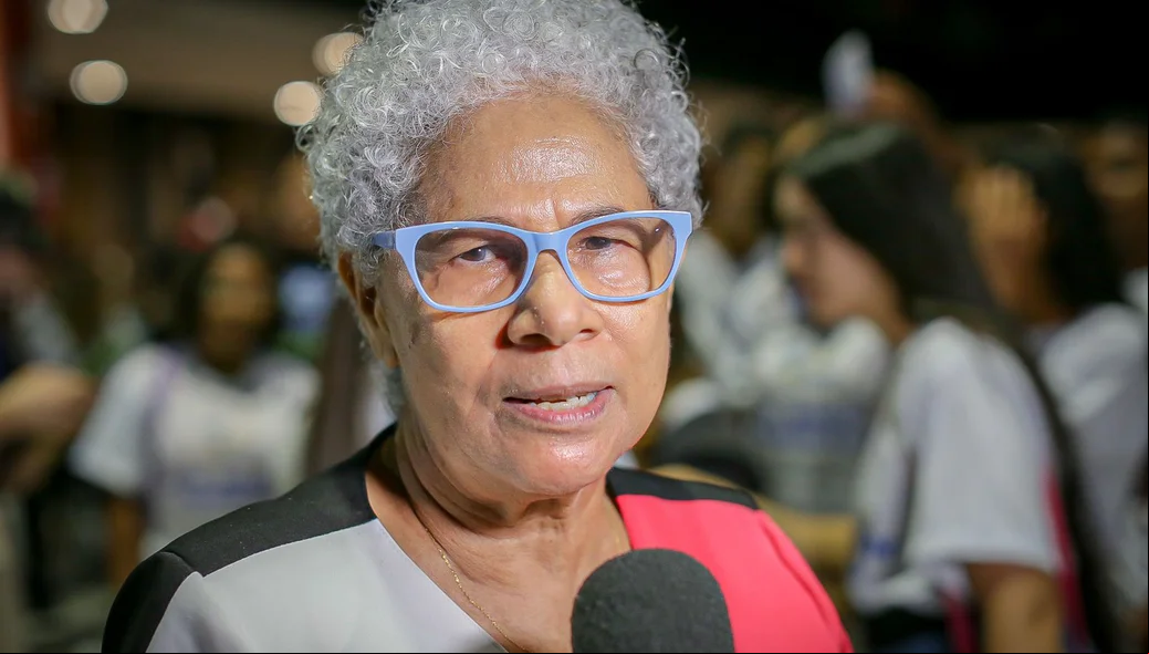 Governadora Regina Sousa