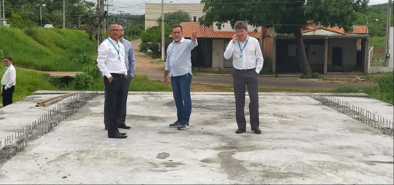 Prefeito Zé Raimundo mostra obras