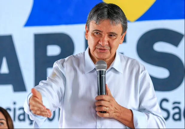 Wellington Dias participa de café da manhã com os acolhidos da Pastoral do Povo.