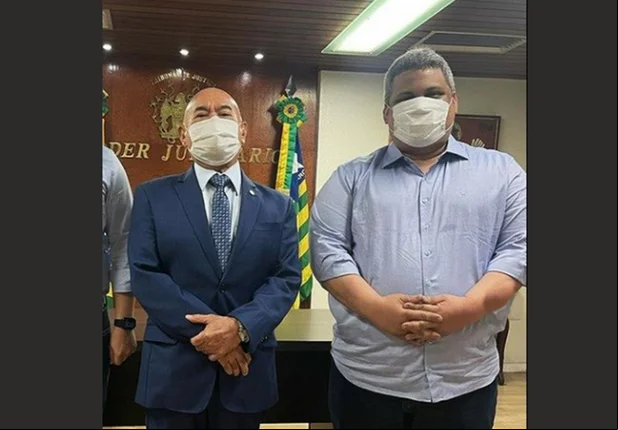 Raimundo Júnior e presidente do Tribunal de Justiça