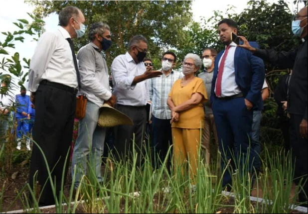 Regina Sousa visita projeto de agricultura na Penitenciária Irmão Guido