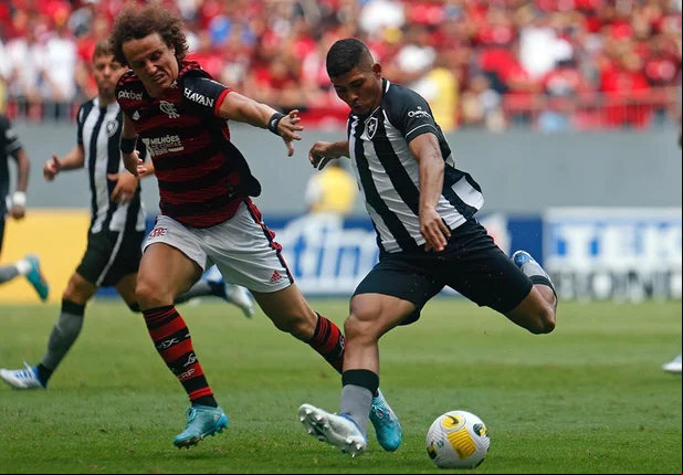 Botafogo vence o Flamengo