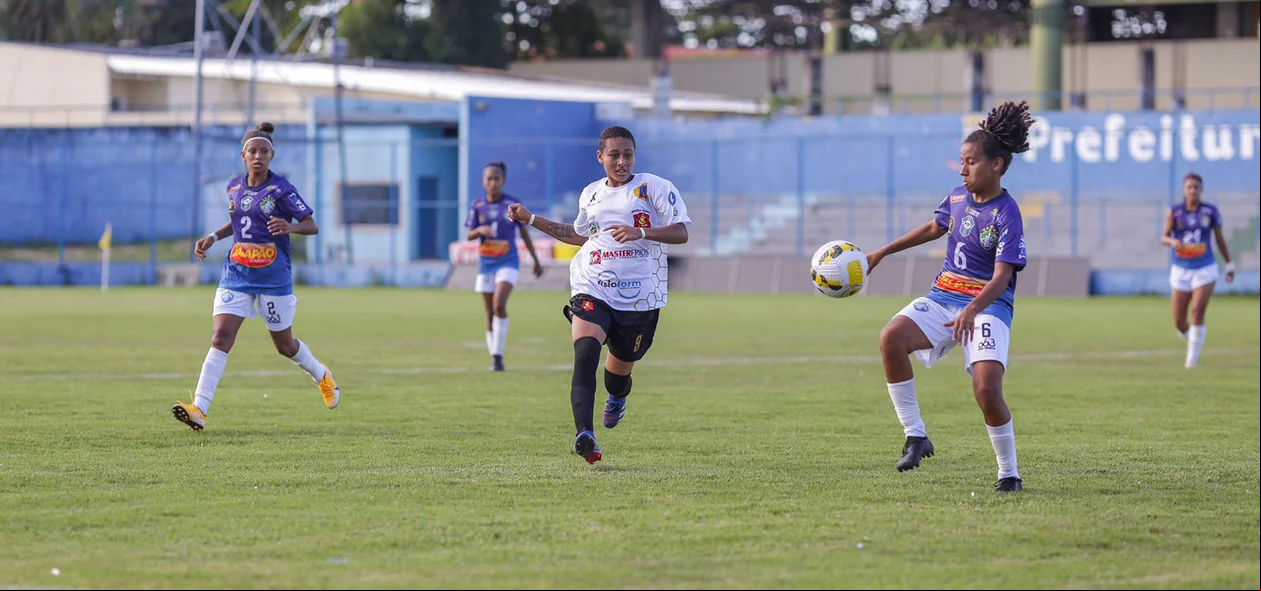 Mais um lance na partida que terminou em 2 a 1 para o Paraíso-TO
