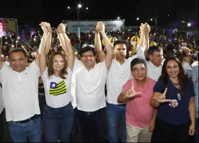 Rafael Fonteles com lideranças em Alto Longá