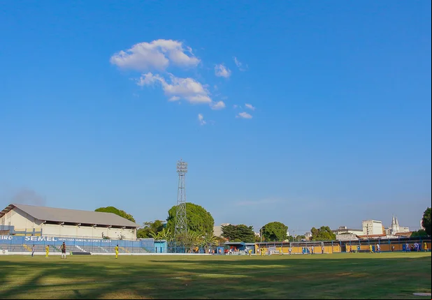 Estádio Municipal Lindolfo Monteiro