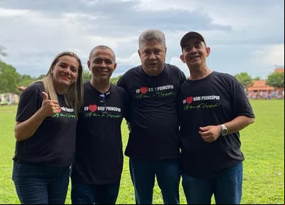 Vereadora Dorinha e o marido Chico Zé de Carvalho ao lado do deputado João Mádison e do assessor Lira