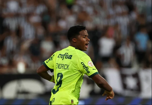 Endrick marcou 2 gols na virada alviverde