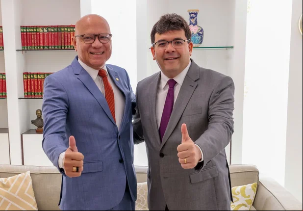 Governador Rafael Fonteles e o presidente da Alepi, Franzé Silva