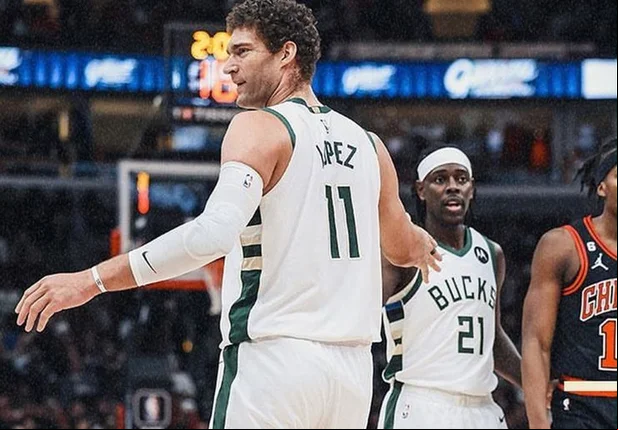 Brook Lopez foi o cestinha da partida com 33 pontos
