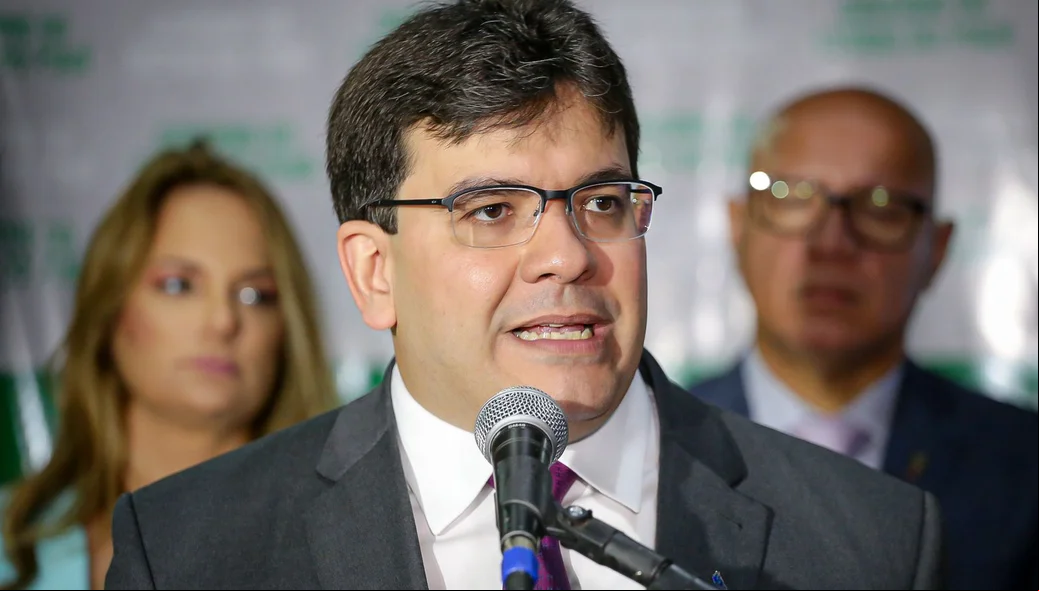 Governador Rafael Fonteles em coletiva