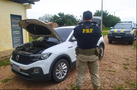 Carro com restrição de roubo foi recuperado pela PRF em Alegrete do Piauí