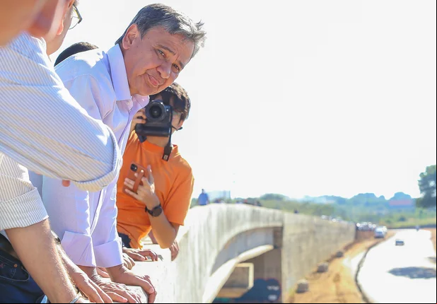 Ministro Wellington Dias em visita ao viaduto do mercado do peixe