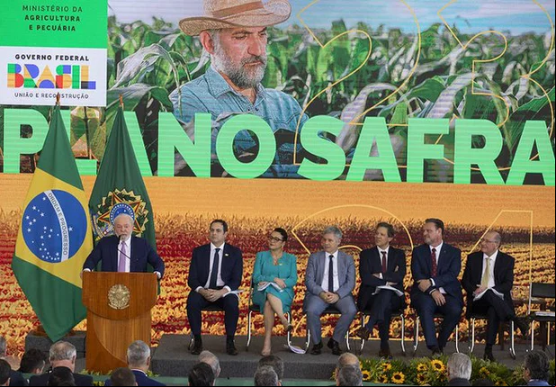 O Presidente Lula lança o Plano Safra no Palácio do Planalto
