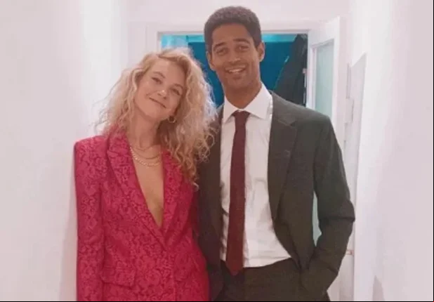 Alfred Enoch e Mona Godfrey