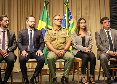 Autoridades prestigiando o evento