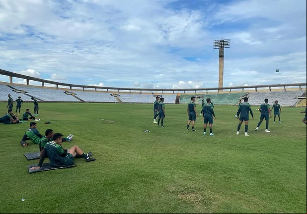 Treino coletivo aconteceu nesta quarta-feira