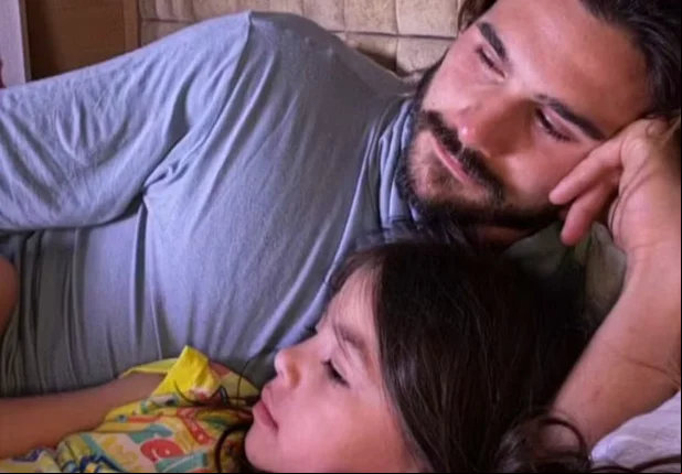 Nicolas e Zoe aparecem juntos, em um "momento família"