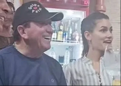 Carlita e Amado mantêm um relacionamento discreto