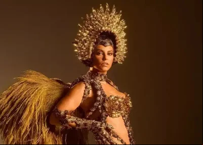 Paolla Oliveira desfilou vestida de onça pela Grande Rio