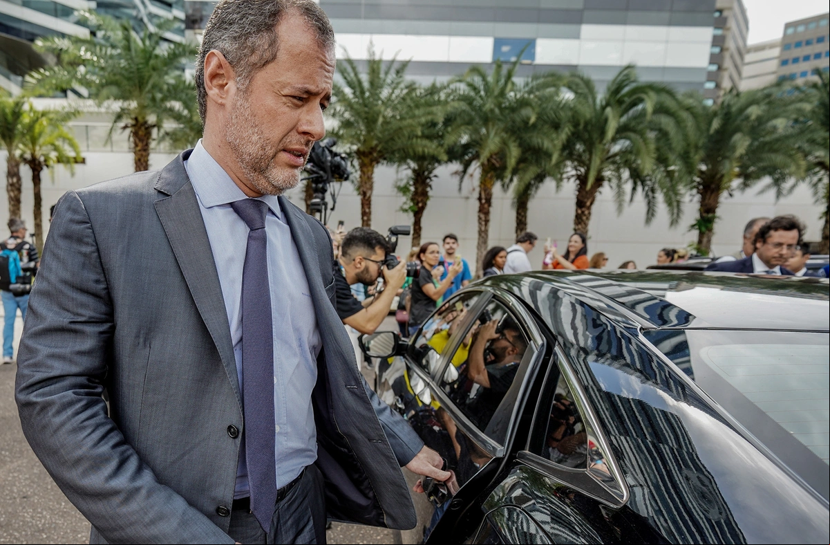 Paulo Bueno, advogado de Bolsonaro, falou com a imprensa após o depoimento do ex-presidente