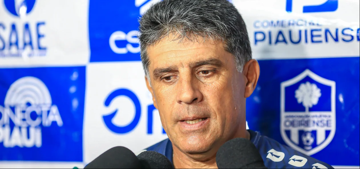 Wallace Lemos, técnico do Oeirense