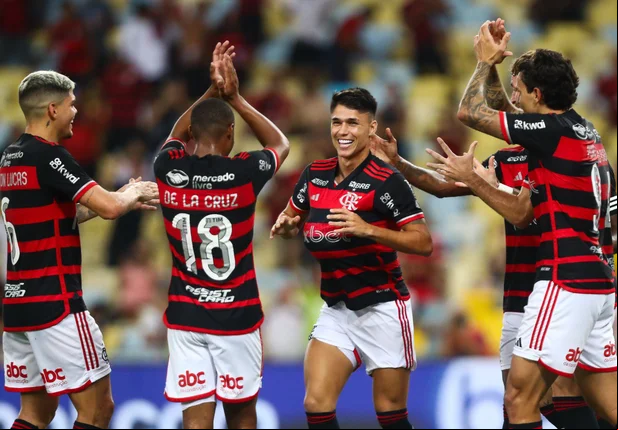 Flamengo venceu o São Paulo no Maracanã