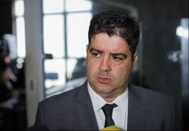 Vereador Luís André (PL) em sua primeira sessão como líder do prefeito na Câmara