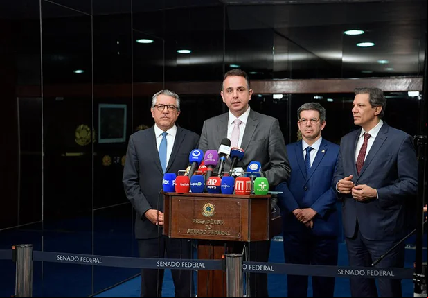 Alexandre Padilha, Rodrigo Pacheco, Randolfe Rodrigues e Fernando Haddad