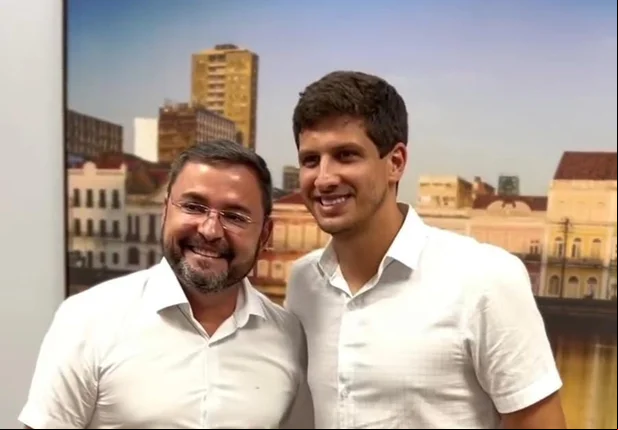 Deuputado estadual e pré-candidato Fábio Novo (PT) e João Campos (PSB)