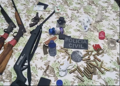 Parte das armas de fogo apreendidas