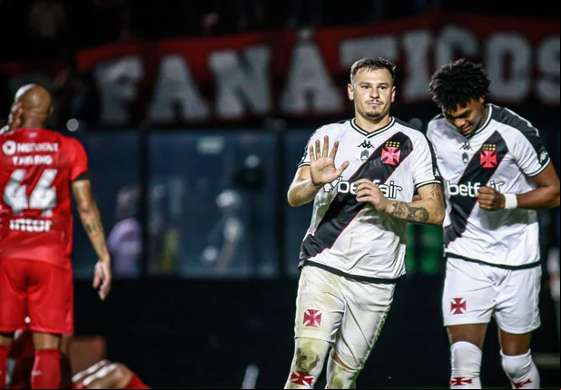 Hugo Moura marcou o gol da virada contra seu ex-time