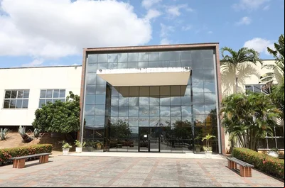 Mulher é indenizada em R$ 3 mil por barulho e fumaça