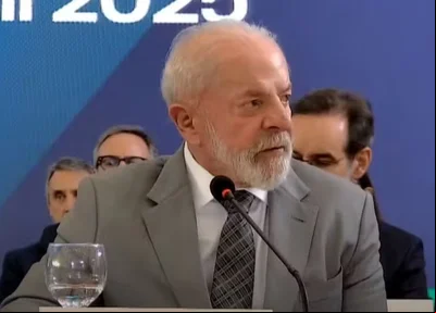 Lula fez um breve discurso diante de negociadores dos Brics