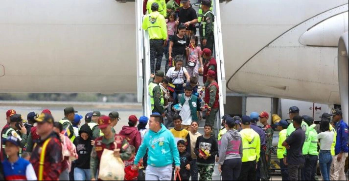 Imigrantes deportados