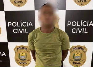 O suspeito, identificado apenas pelas iniciais J.L.F.C.B, foi localizado em Boqueirão