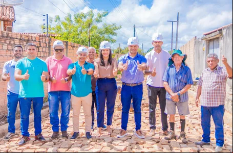 Prefeito Pedro Gomes e equipe