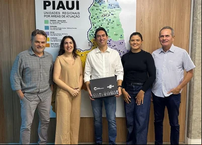 Prefeito Raniletti Macedo com equipe do SEBRAE
