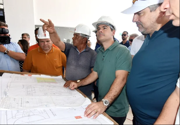 Governador em exercício, Severo Eulálio, em Picos
