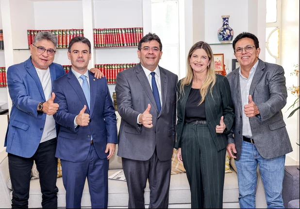 Participaram da reunião o deputado Severo Eulálio (MDB), João Mádison (MDB) e o presidente da Agespisa, Zé Santana
