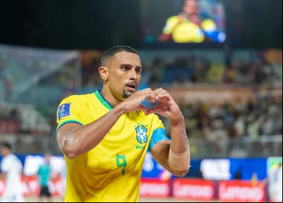 Rodrigo fez o primeiro gol do Brasil na Copa do Mundo de futebol de areia de 2025