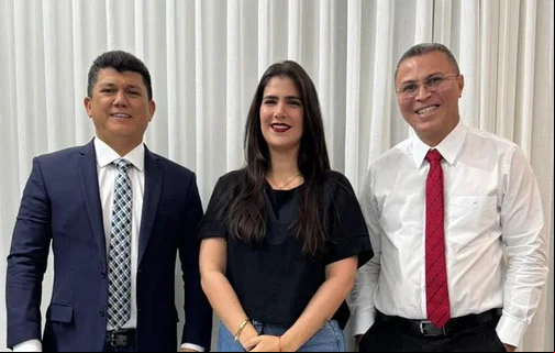 Thanandra Sarapatinhas e deputado Rubens Vieira, além de Gustavo de Carvalho