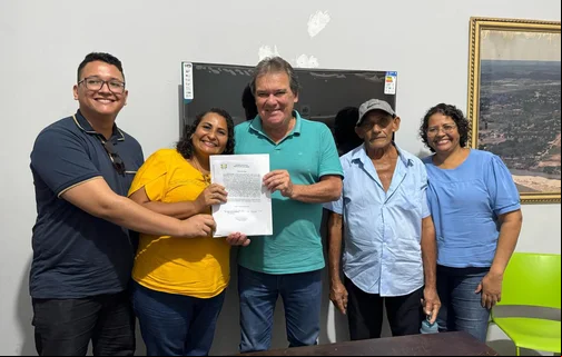 Prefeito de União empossa profissionais aprovados em concursos da saúde e educação