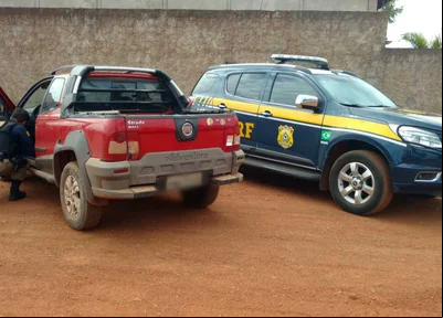 Carro apreendido com placas clonadas