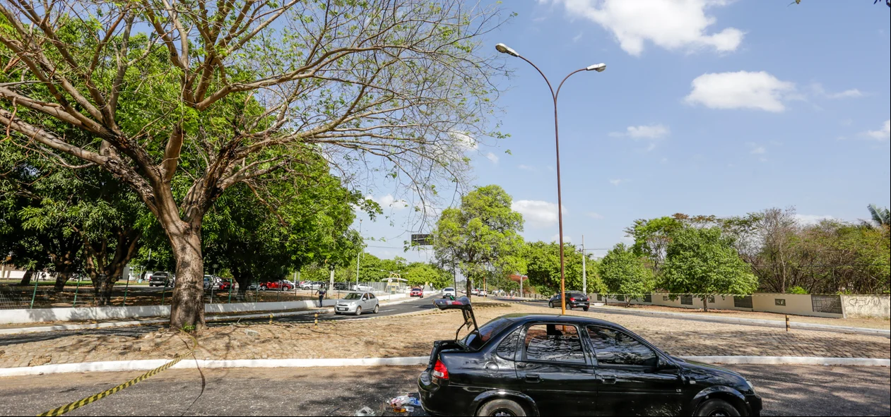 Carro abandonado pelos bandidos 