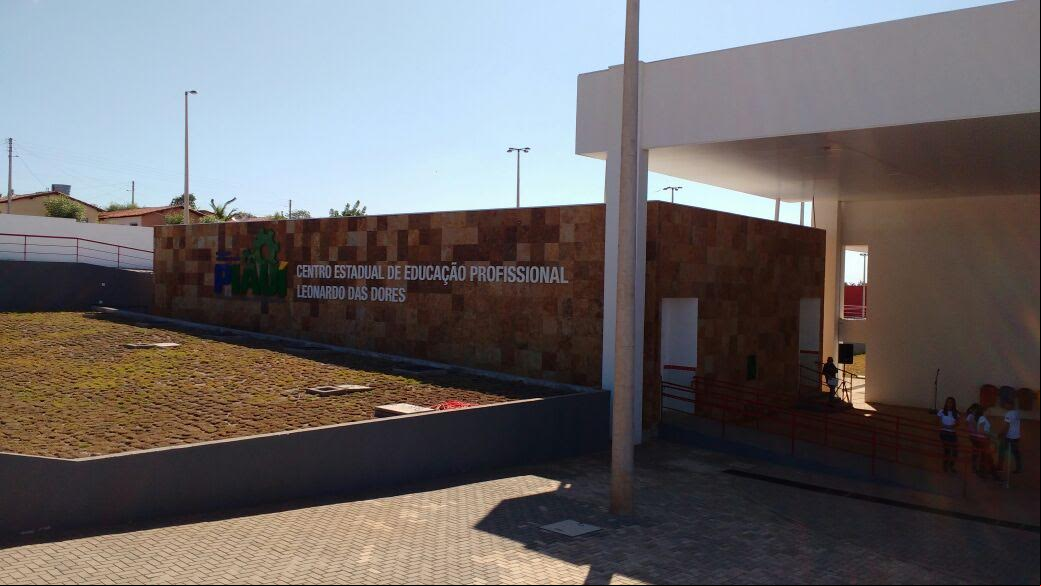 Escola técnica em Esperantina